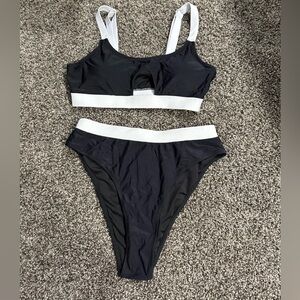 Black and White Women's Swim Set